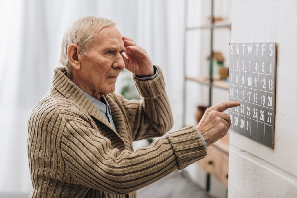 Common symptoms of dementia include memory loss, confusion, personality changes, and difficulty with daily activities. Lightfield Studio – Stock.adobe.com