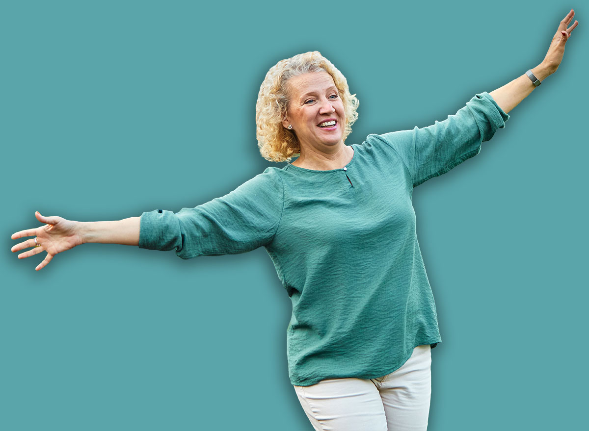 If you can maintain these three positions even after the age of 60, your balance will be at the top level.